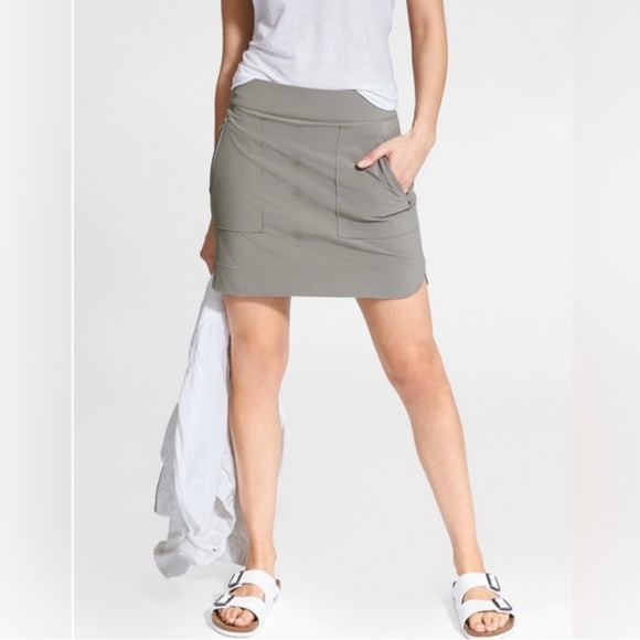 Athleta :: Chelsea Cargo Pocket Lined:: Skort :: Size 6 - Picture 1 of 11